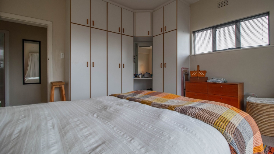 2 Bedroom Property for Sale in Vredehoek Western Cape